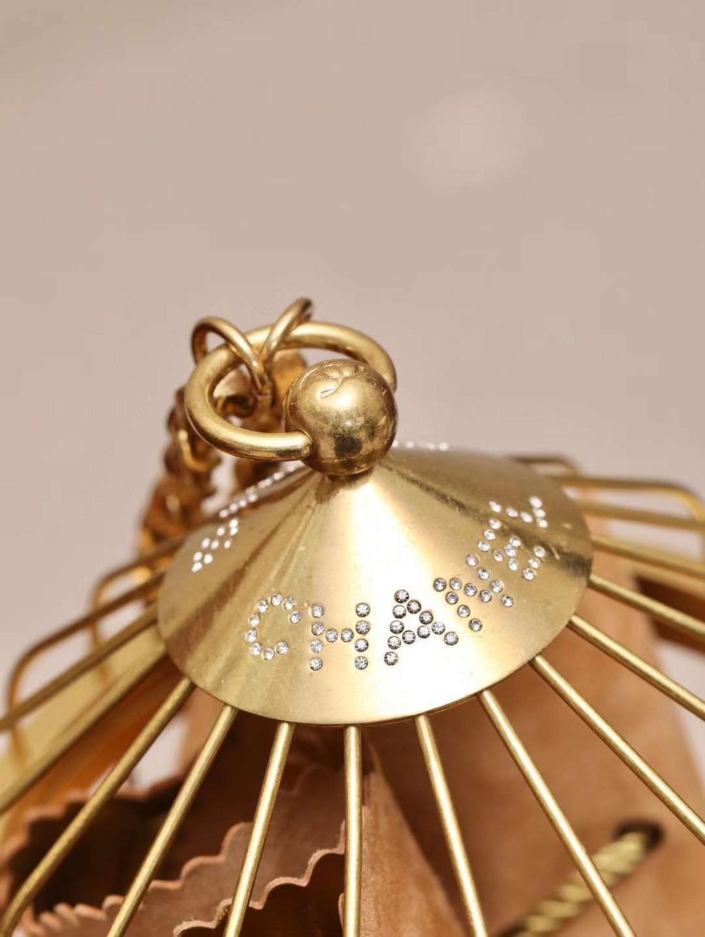 CHANEL 走秀款 金屬鳥籠鏈條包 金色 6