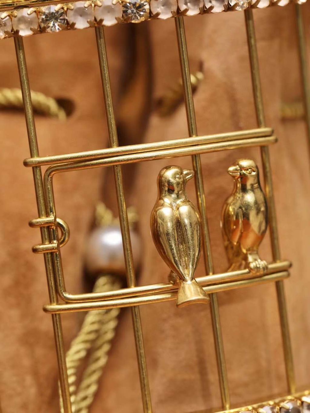 CHANEL 走秀款 金屬鳥籠鏈條包 金色 4