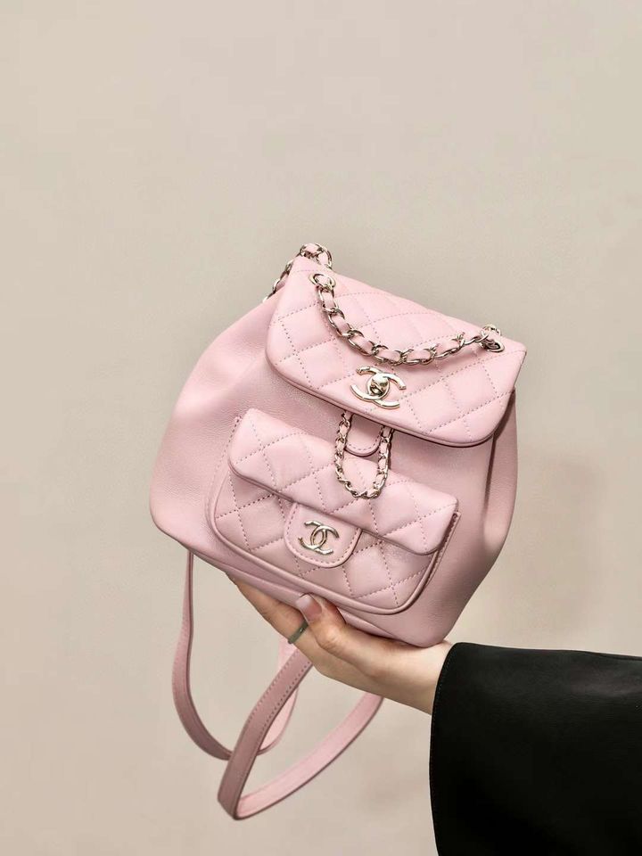 CHANEL 24P DUMA 粉色胎牛皮雙肩後背包 
