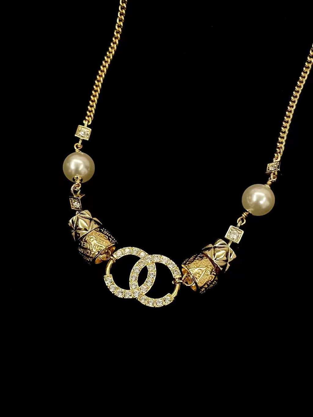 CHANEl 24P 雙C串金屬珍珠頸鏈:項鍊2