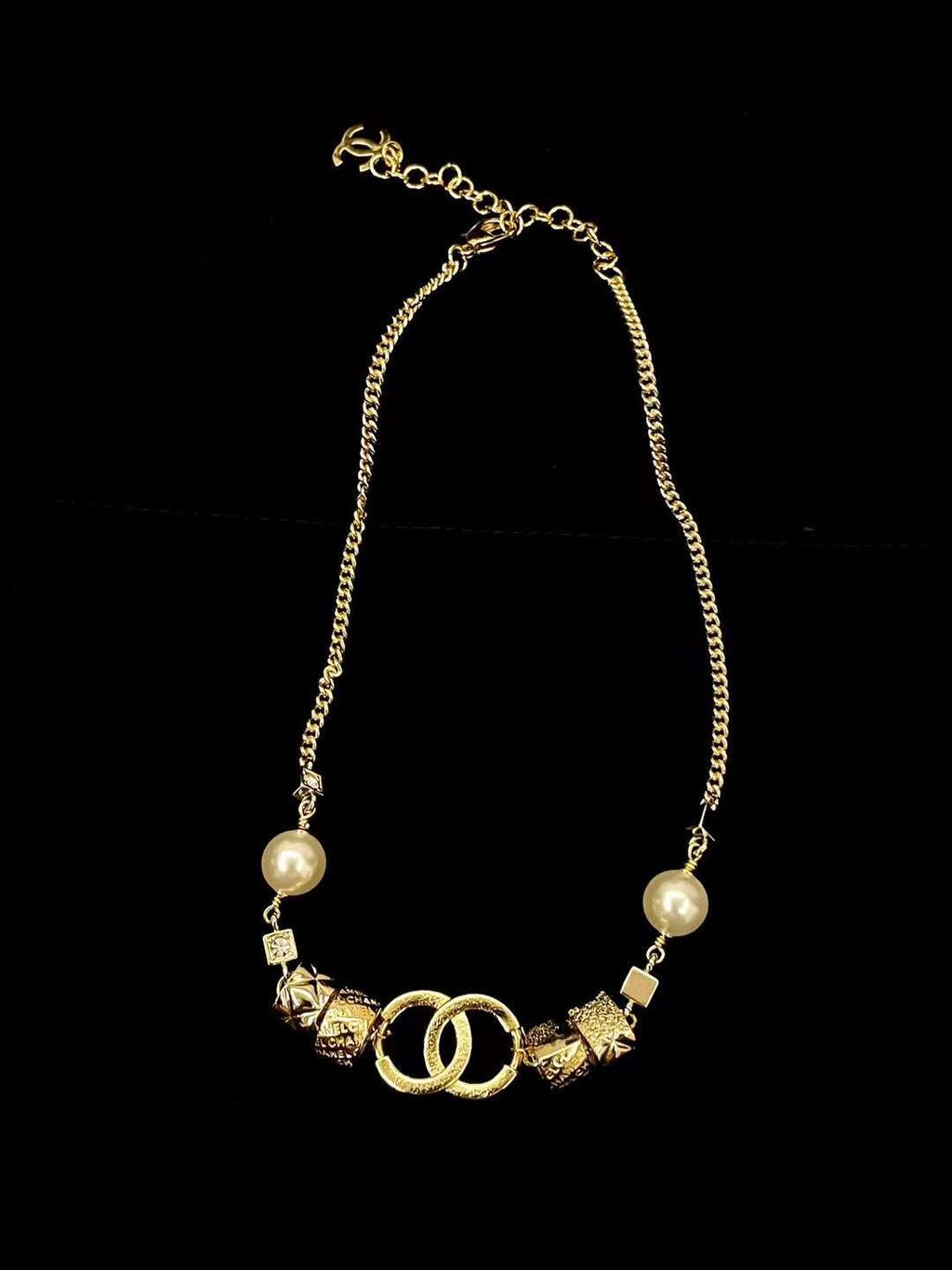 CHANEl 24P 雙C串金屬珍珠頸鏈:項鍊7