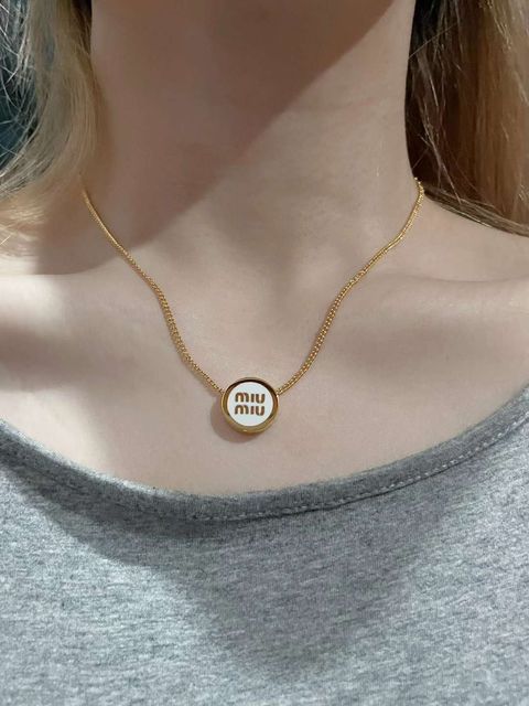 MIU MIU 圓形LOGO琺瑯項鍊