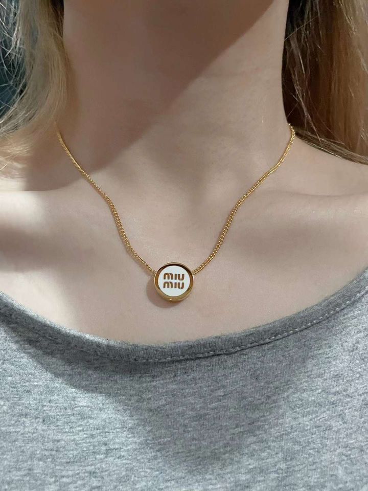 MIU MIU 圓形LOGO琺瑯項鍊