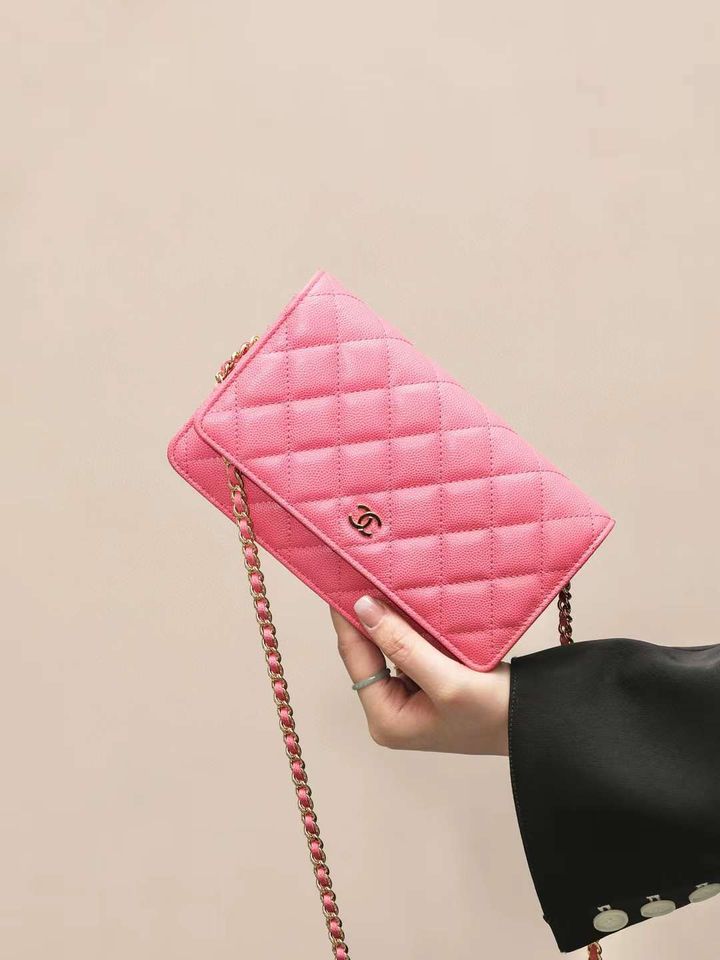CHANEL WOC 限量色桃粉色磁吸金釦鏈條側背包 