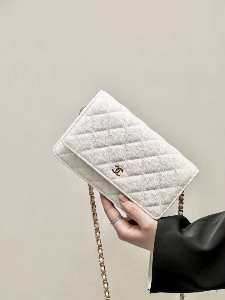 CHANEL WOC 限量色奶昔白色磁吸金釦鏈條側背包 