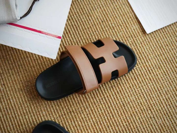 HERMES CHYPER 二舅拖鞋 牛皮全棕色1