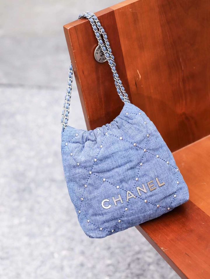 CHANEL 24S 22BAG MINI 珍珠牛仔手提包