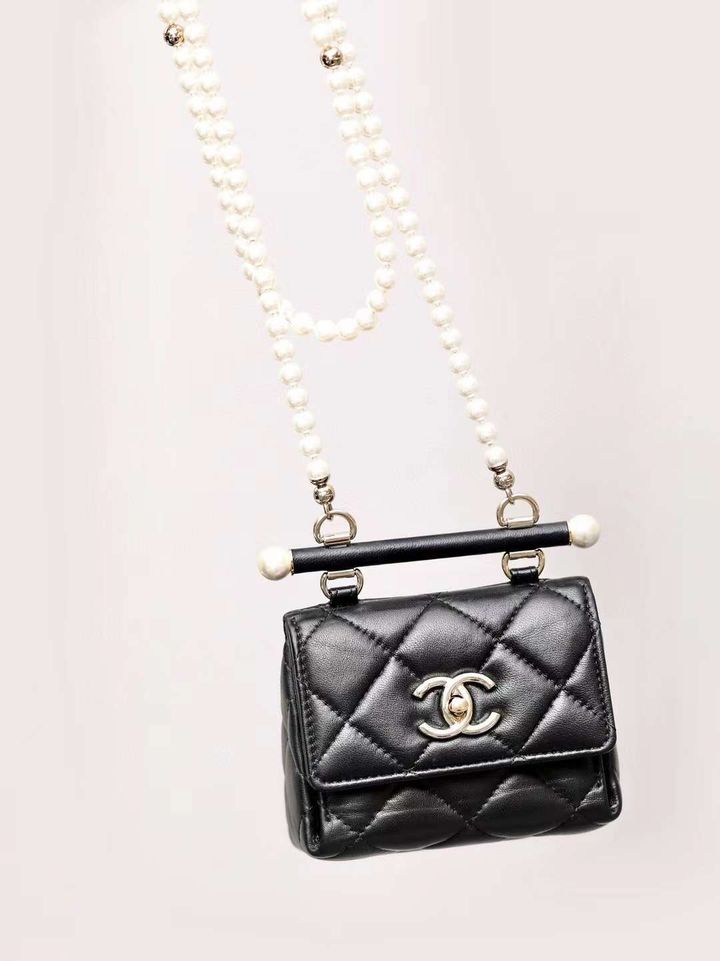 CHANEL 24S 衣架珍珠鏈條包 