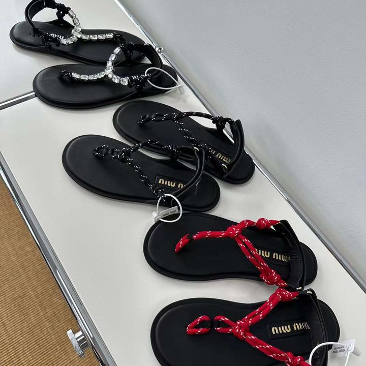 MIU MIU RIVIERE 夾腳涼鞋10