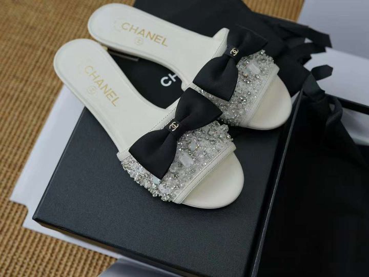 CHANEL 24P 蝴蝶結水晶拖鞋 1