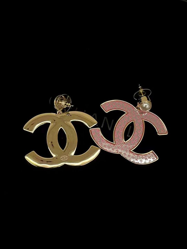 CHANEL 24S 粉紅四葉草銀色鏡面雙C耳環1