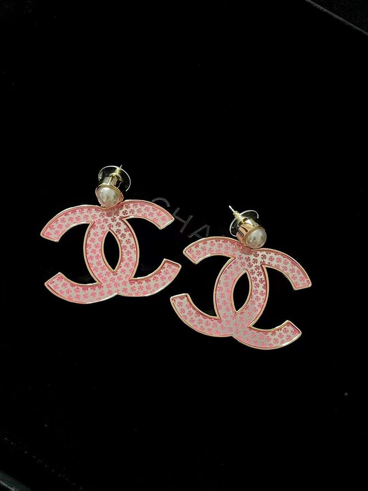 CHANEL 24S 粉紅四葉草銀色鏡面雙C耳環
