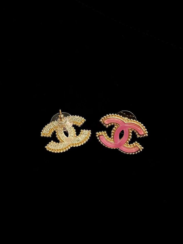 CHANEL 24P 透粉色雙C耳環 1
