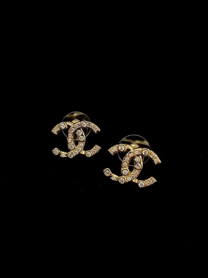 CHANEL 24S 金色雙C水鑽耳環3