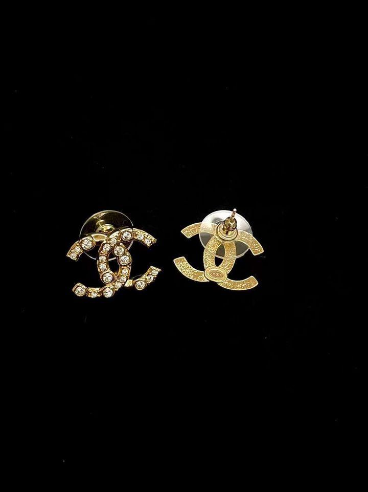 CHANEL 24S 金色雙C水鑽耳環
