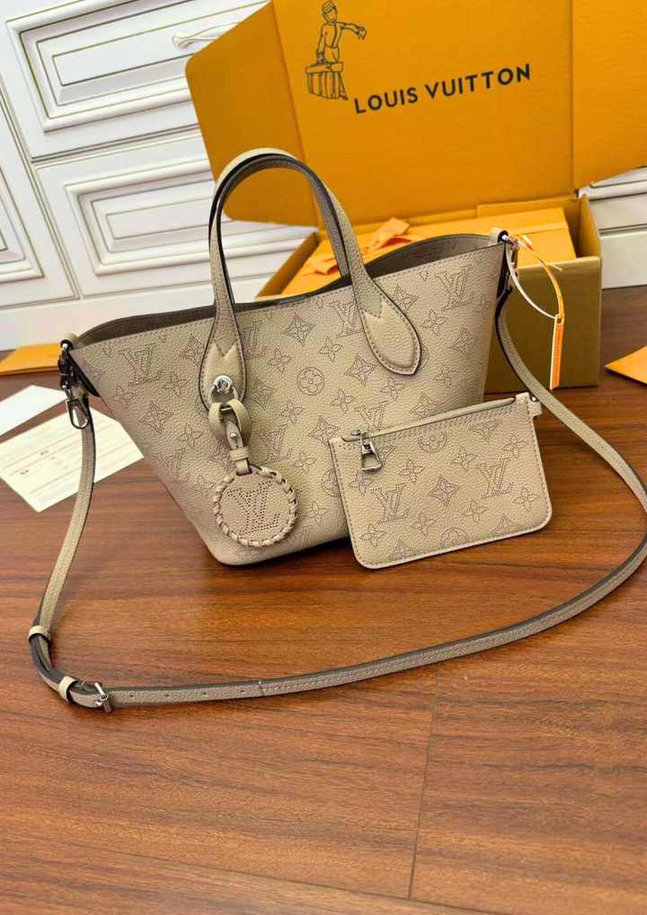 LV BLOSSOM PM 手袋 卵石色 M21848 最新芯片版本