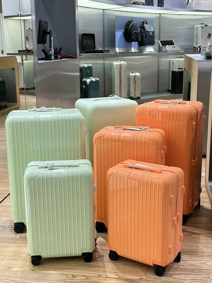 RIMOWA最新季节限定色薄荷绿&假日橙_1_上海港汇RIMOWA-Annie_来自小红书网页版