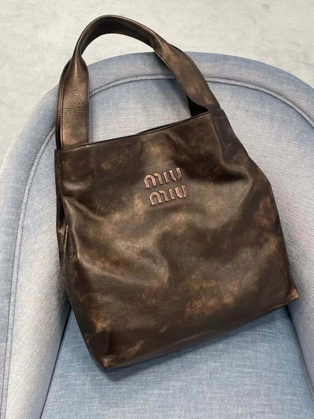 MIUMIU｜2023秀款超火大包_3_EMPORIO ARMANI专柜_来自小红书网页版