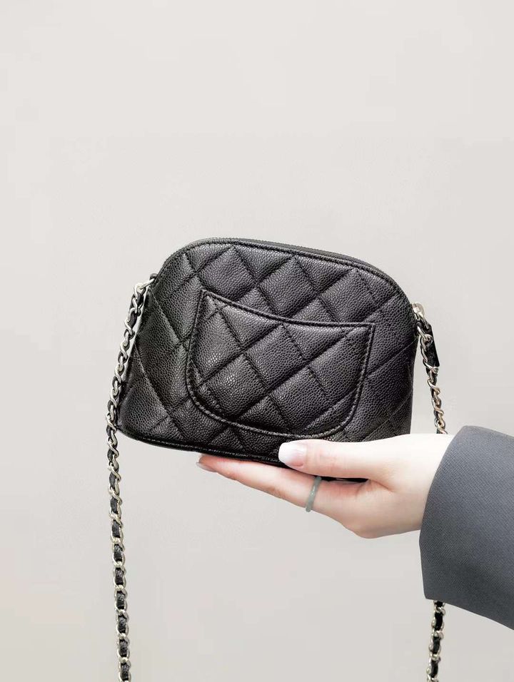 CHANEL 24S 貝殼包 1