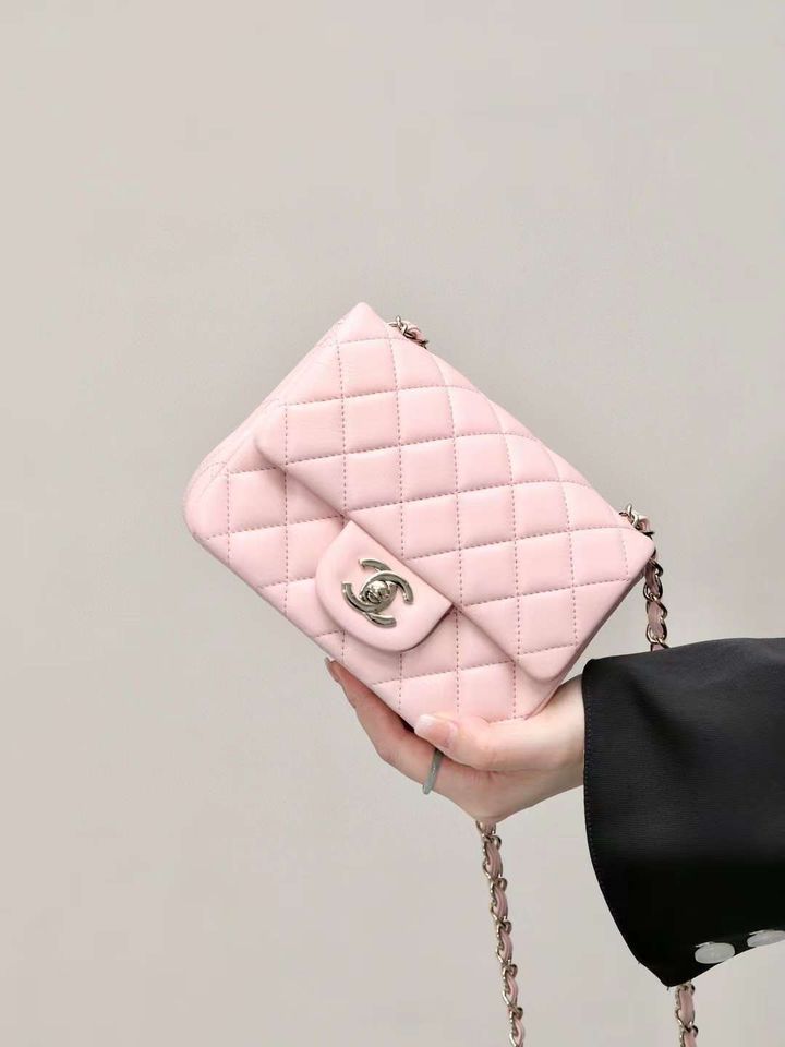  CHANEL 24A CF 櫻花粉金釦羊皮口蓋包 方胖子 17CM 