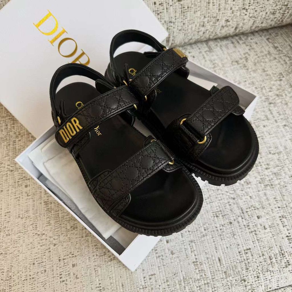 DIOR DIORACT 魔鬼氈涼鞋 菱格紋款13