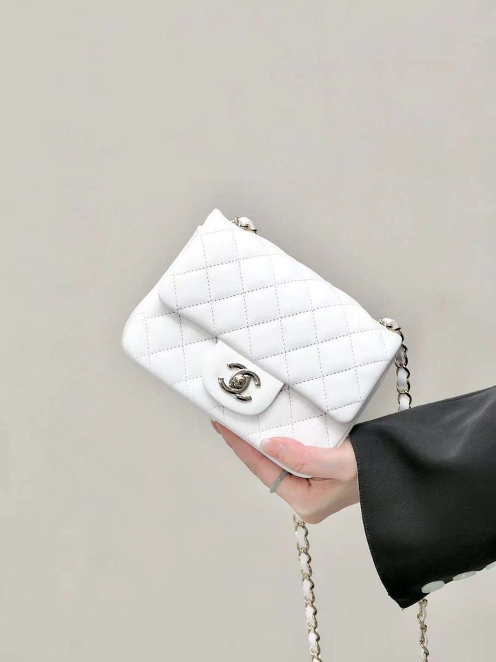  CHANEL 24A CF 白色金釦羊皮口蓋包 方胖子 17CM 