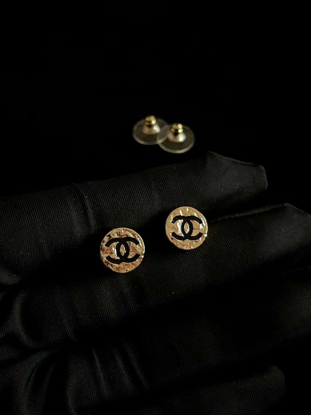 CHANEL 24C 小金幣圓餅耳環ㄅ