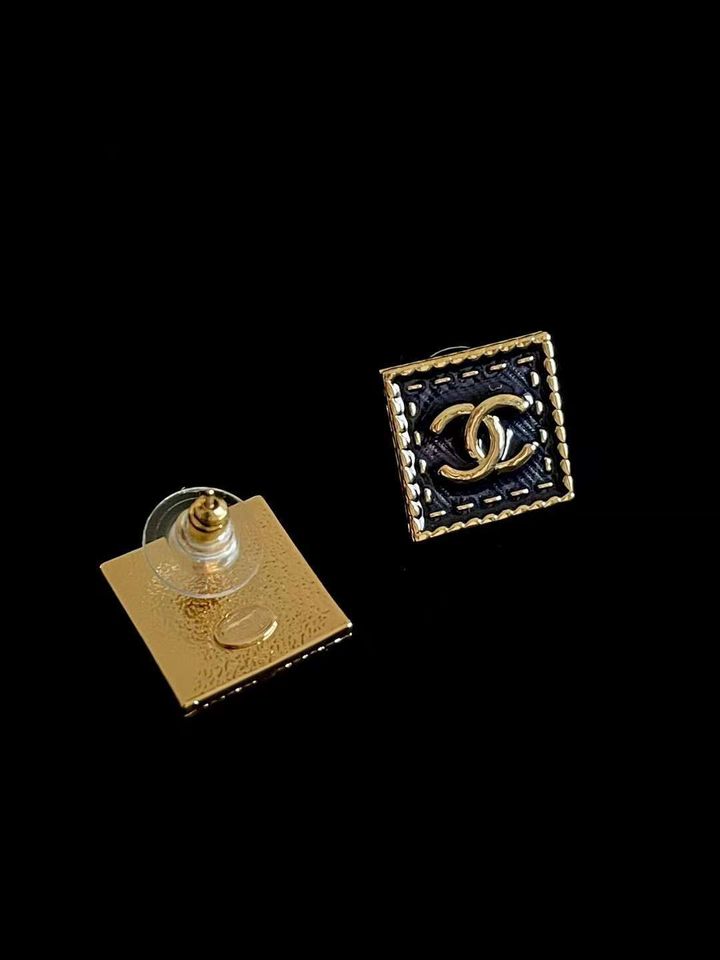CHANEL 24S 牛仔藍雙C方塊耳環