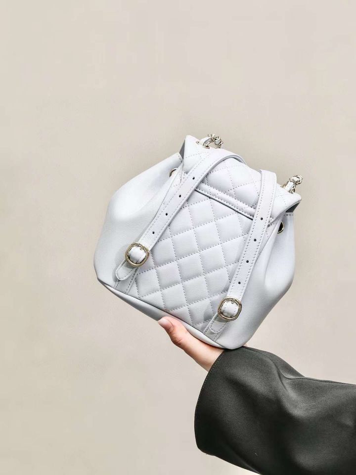 CHANEL 24P DUMA 藍灰色胎牛皮雙肩後背包 1