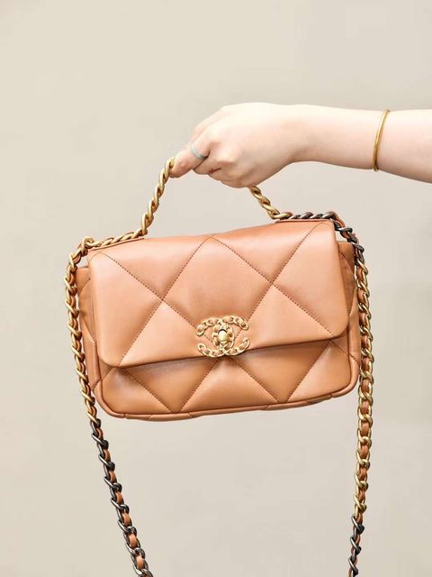 CHANEL 19  焦糖色金釦口蓋包 26:30:36 CM