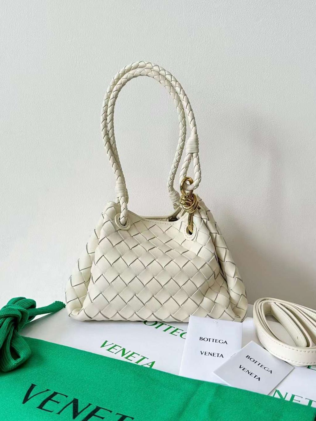 BV ANDIAMO 降落傘編織包ˋ