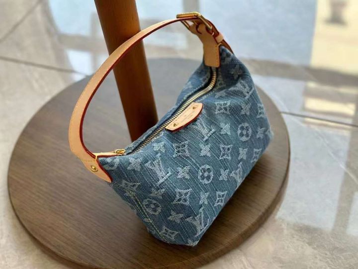 LV HILLS POCHETTE 丹寧牛仔飯和包 M82949