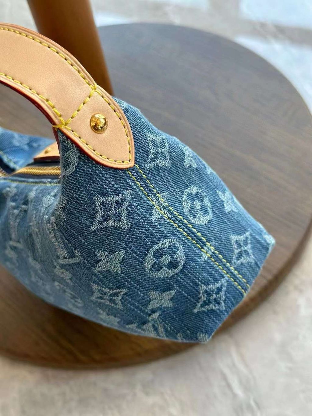 LV HILLS POCHETTE 丹寧牛仔飯和包 M829494