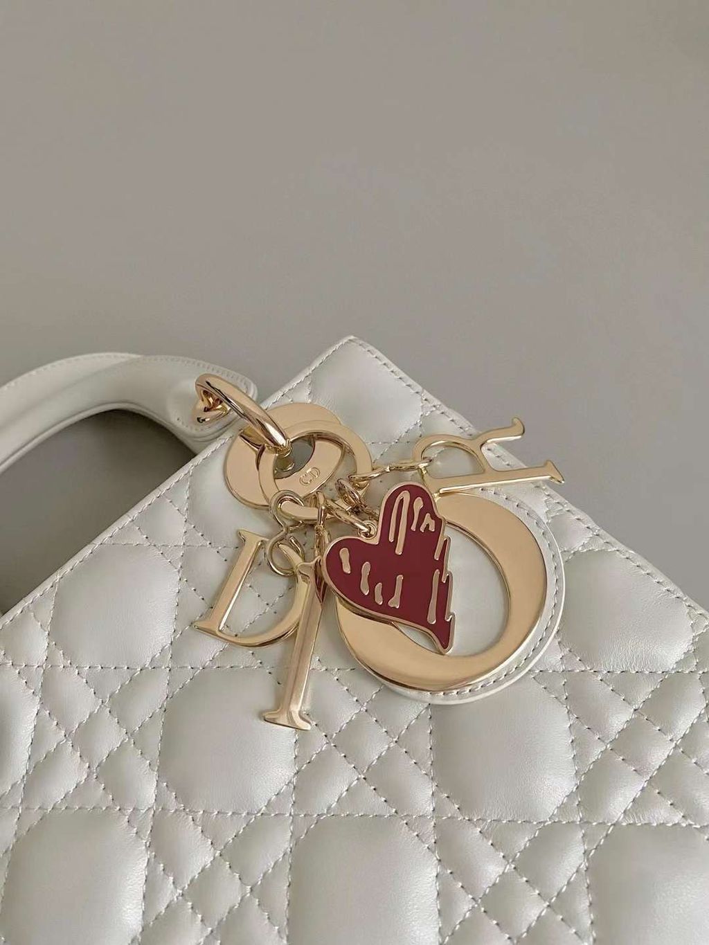 DIOR LADY 小號 七夕限定愛心吊飾白色金釦四格羊皮黛妃包 ˋ