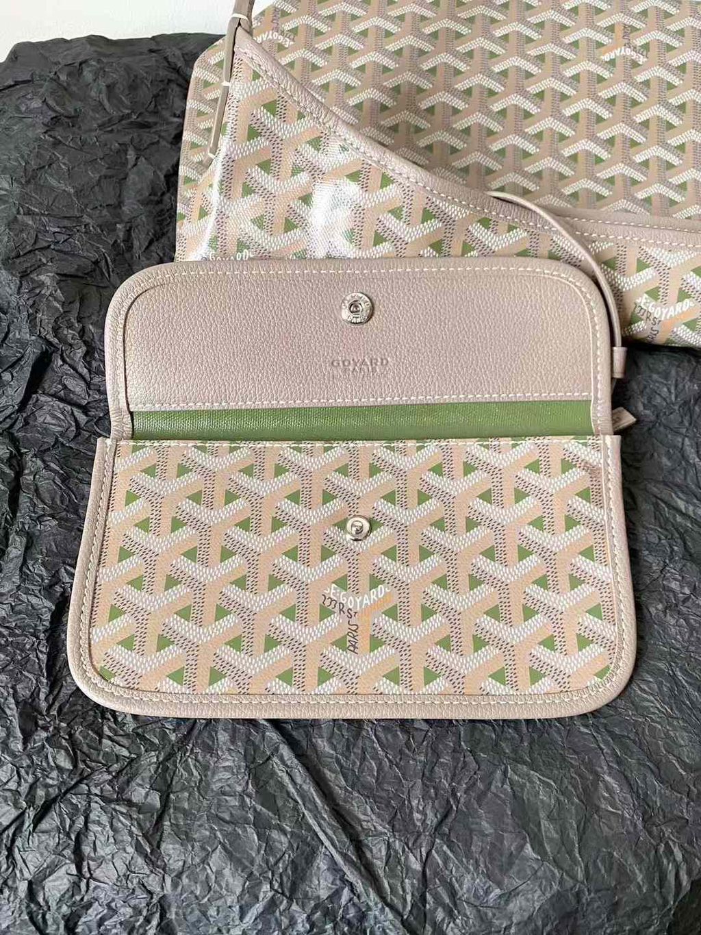 3 (17)