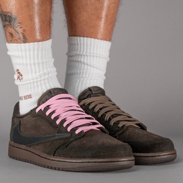 Travis-Scott-Air-Jordan-1-Low-OG-Brown-DM7866-202-On-Feet-1-1068x1068