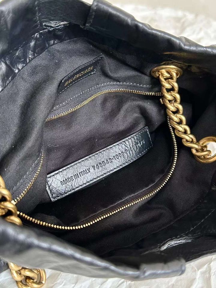 56103031