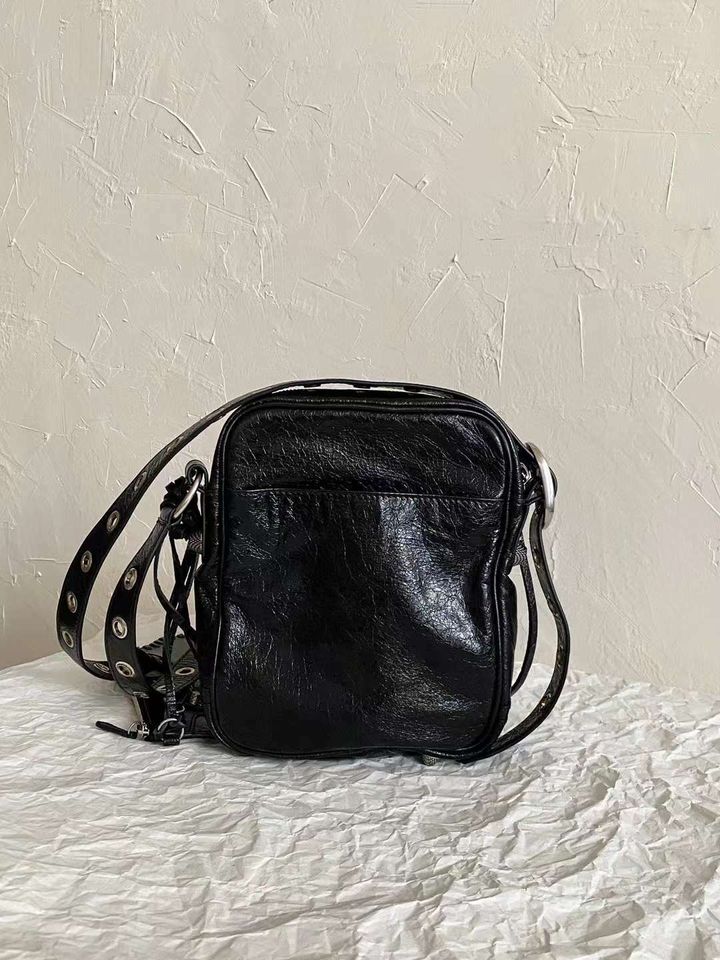 49043053
