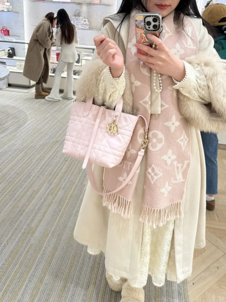 等了一个月的粉toujours终于落地了🤣_2_崖崖_来自小红书网页版