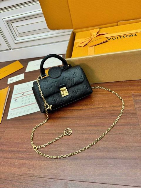 e6c0e79d-194a-4561-a189-9c4e2e697519