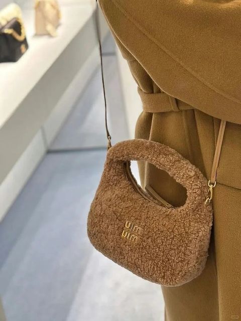 温柔毛绒奶茶Miumiu丨冬天赢定啦💘_5_枝卷卷永奇二奢_来自小红书网页版