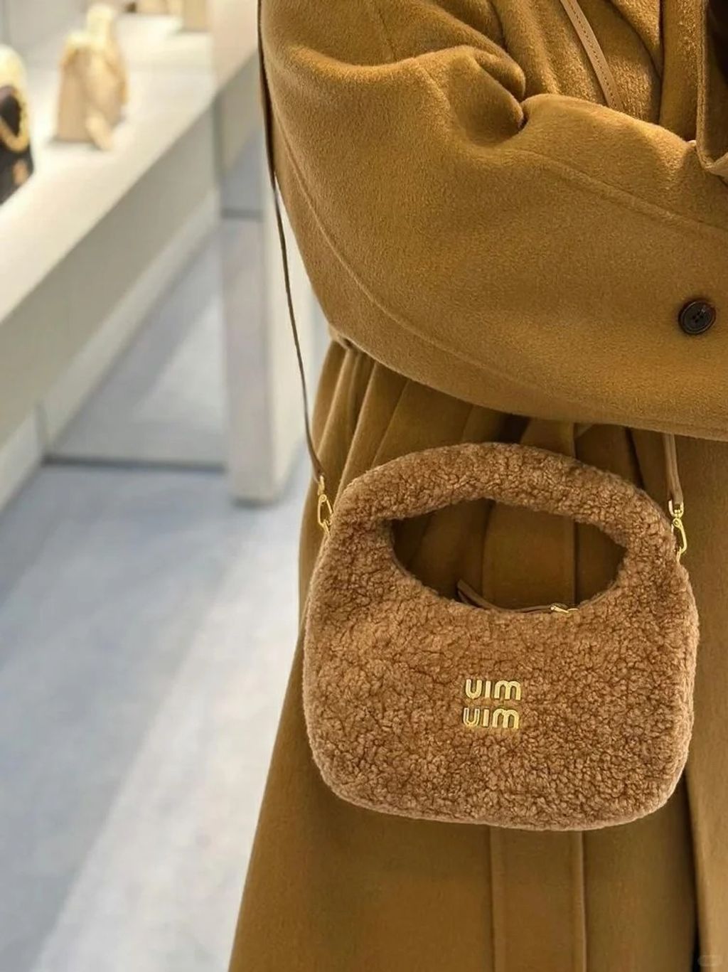 温柔毛绒奶茶Miumiu丨冬天赢定啦💘_3_枝卷卷永奇二奢_来自小红书网页版