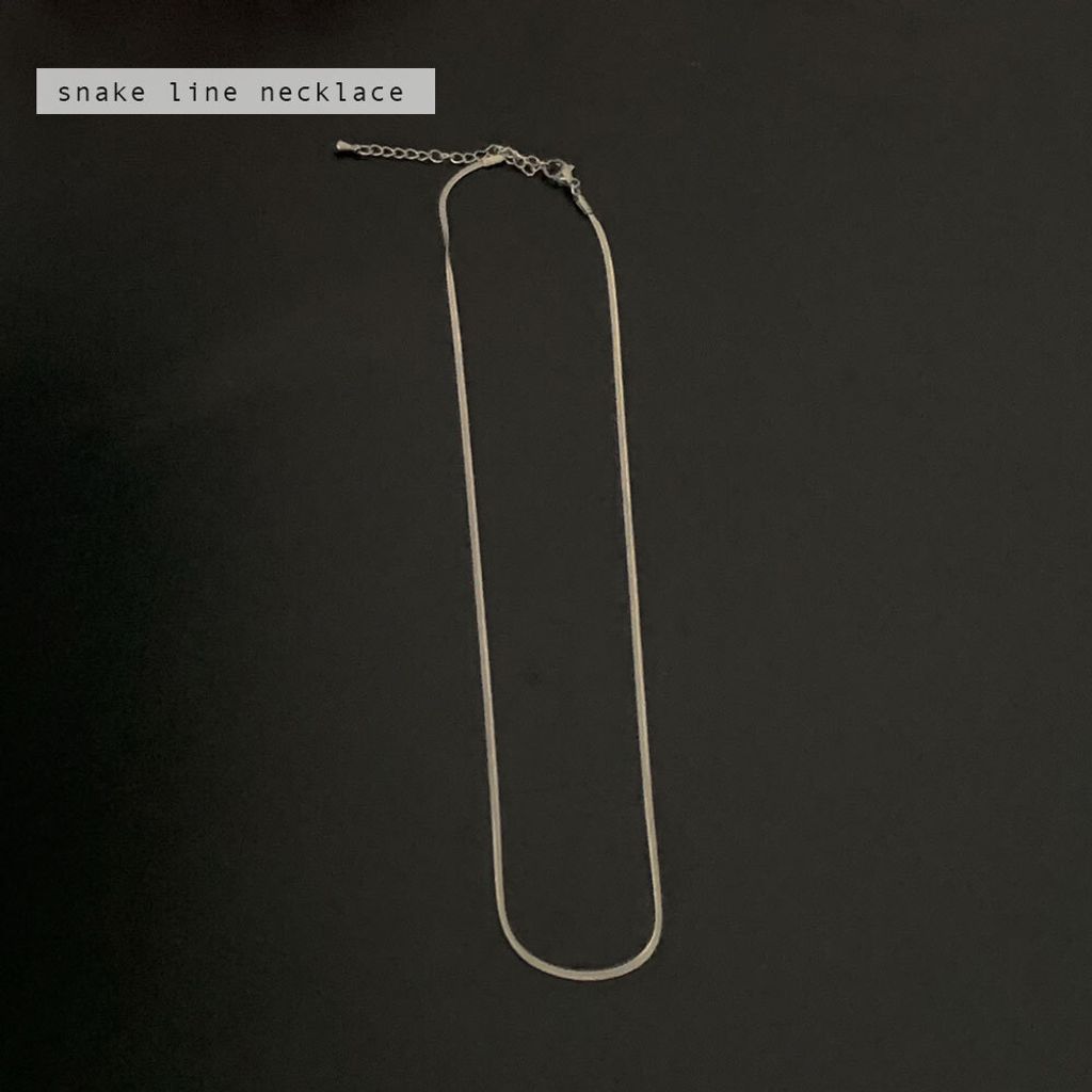 snake-line-necklace