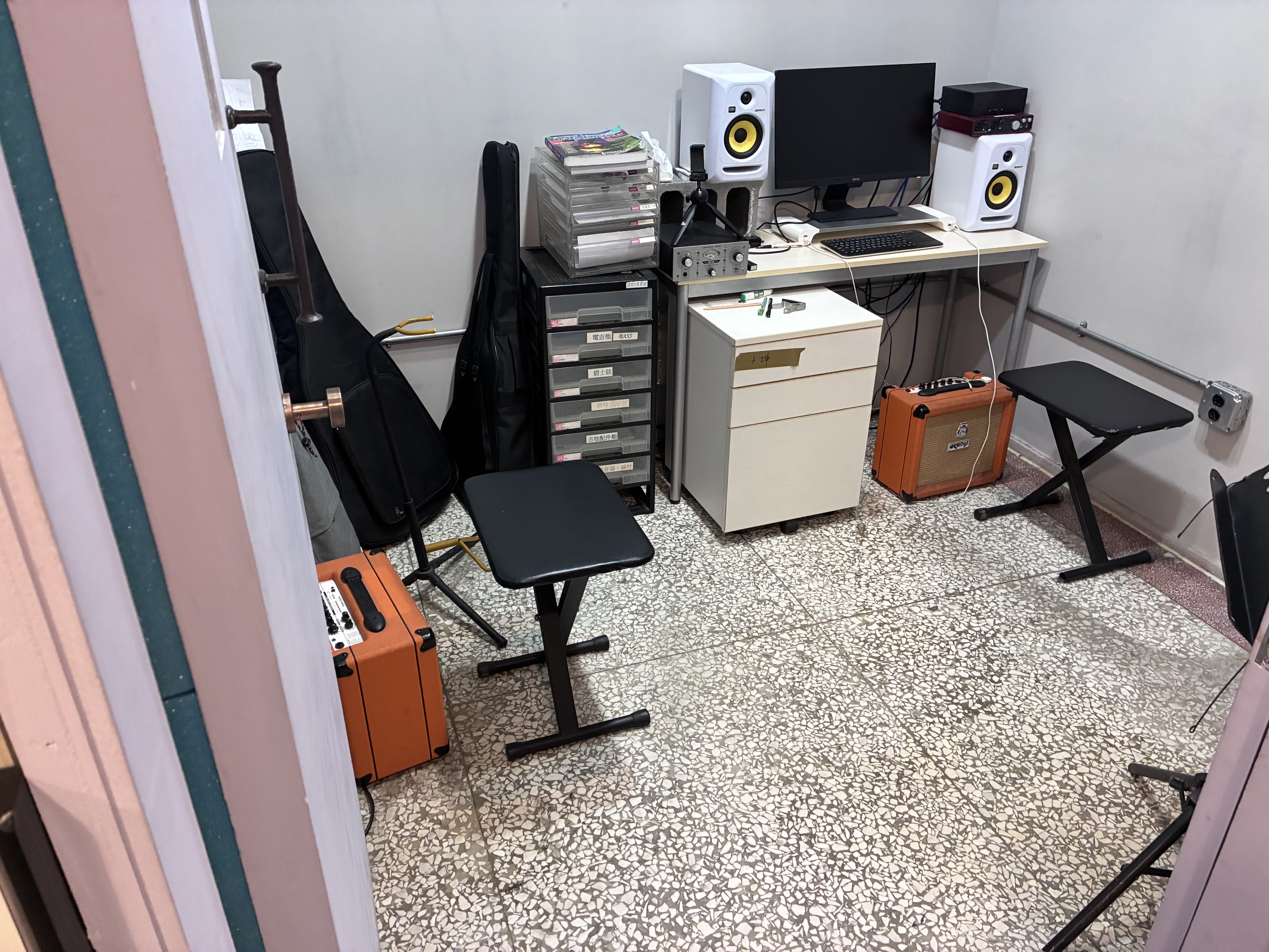 有乾淨的地方，方能安心的學吉他