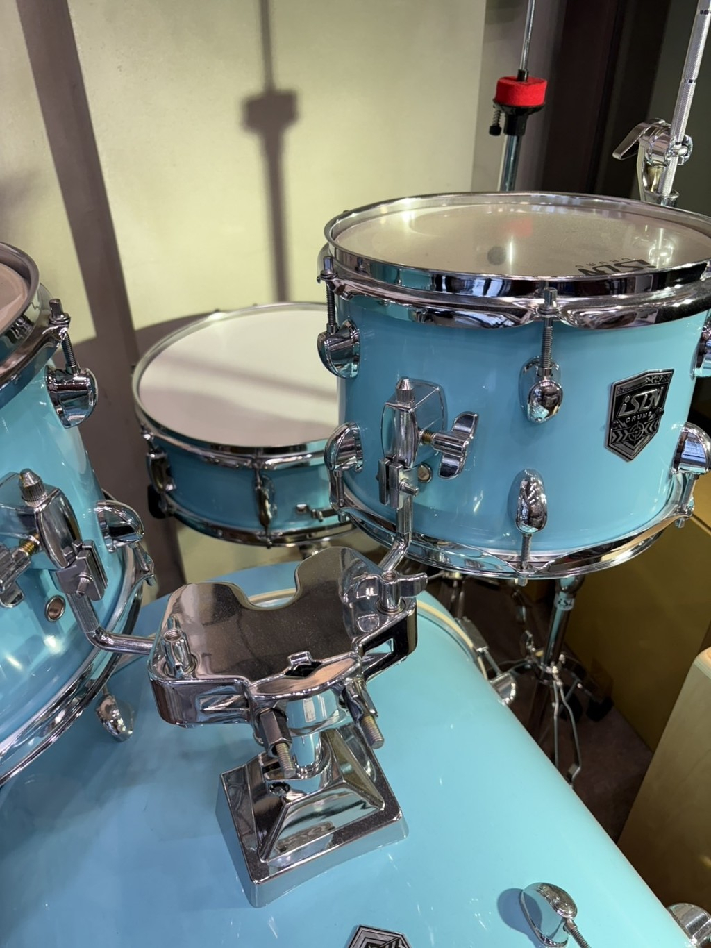 tw-11134207-7rask-m5b41s4ye55i74