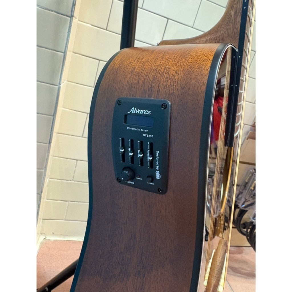 tw-11134207-81ztd-mekcx8zb9r0k00