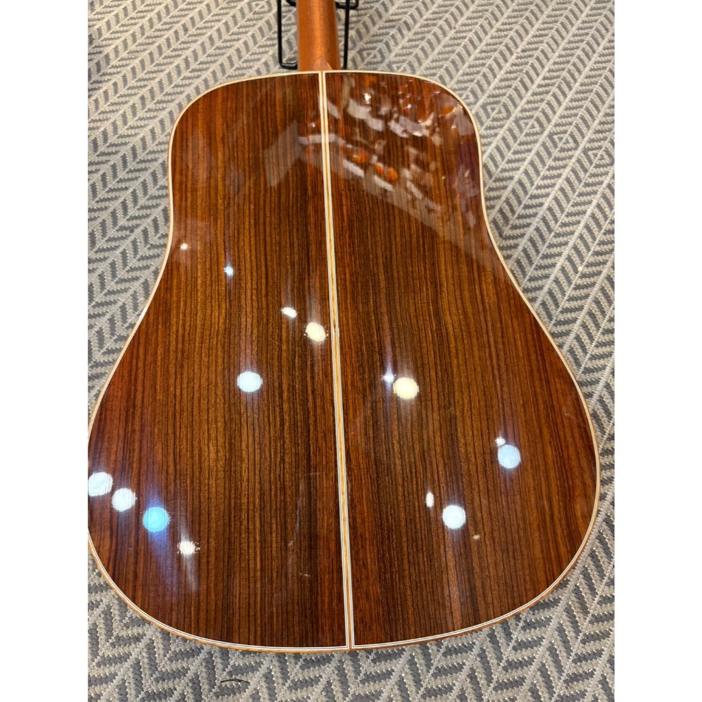 tw-11134207-81ztm-mel25d9b4m4h71