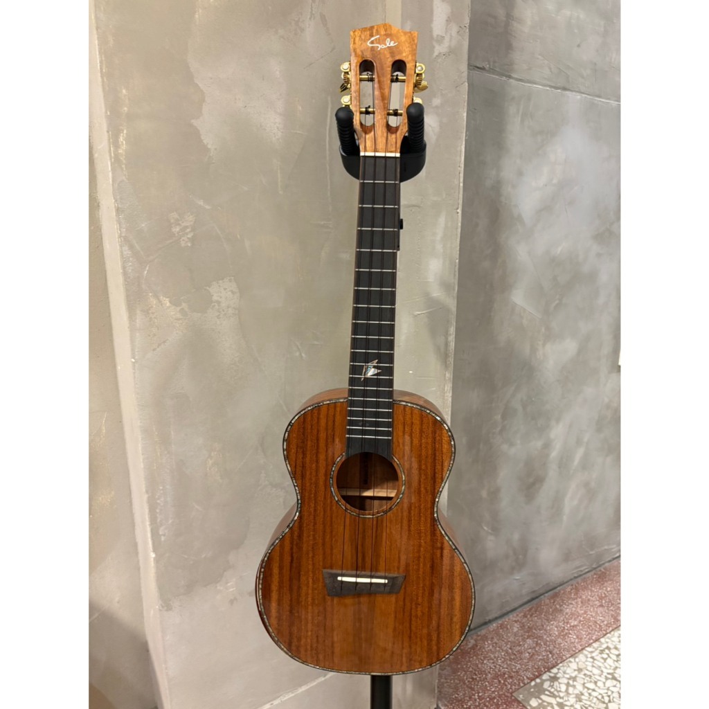 tw-11134207-81ztk-mhn1kwbrnvurcd