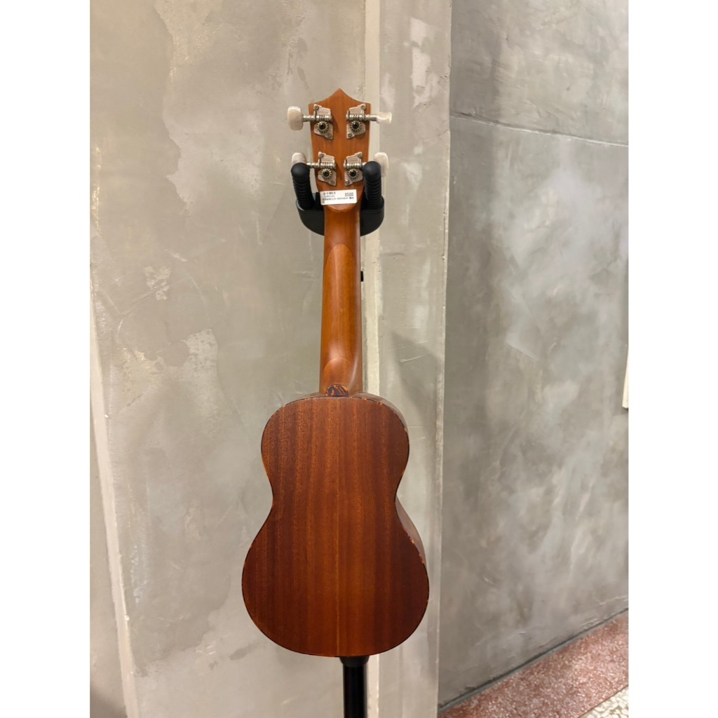 tw-11134207-81ztm-mhroxt7kp3wh64