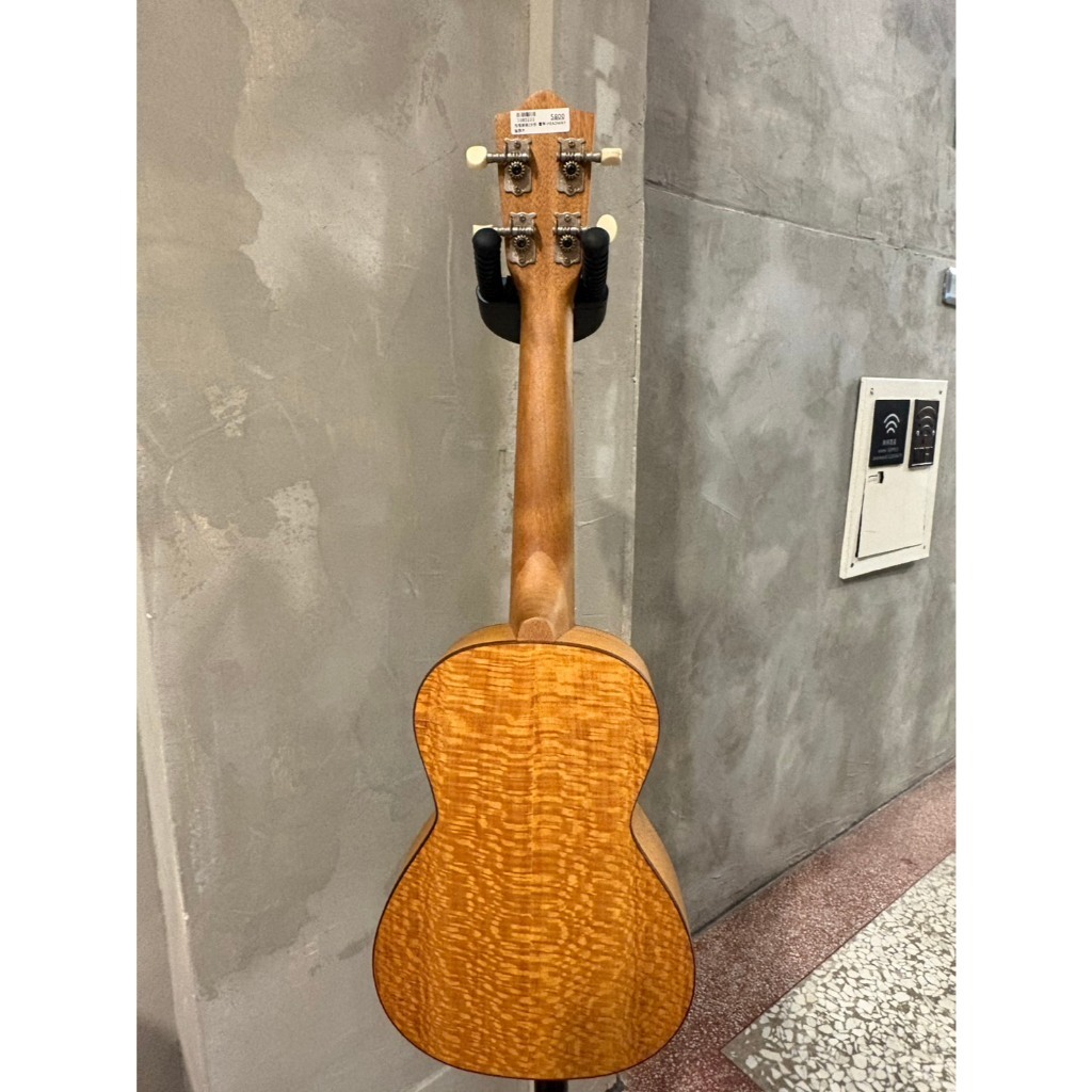 tw-11134207-81zti-mhlwolne8mx1af